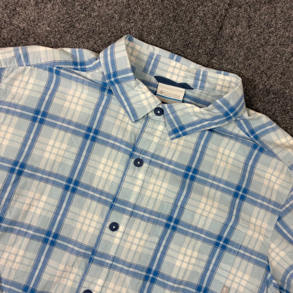 Columbia Mens Short Sleeve Plaid Button Up Shirt Blue White Size M